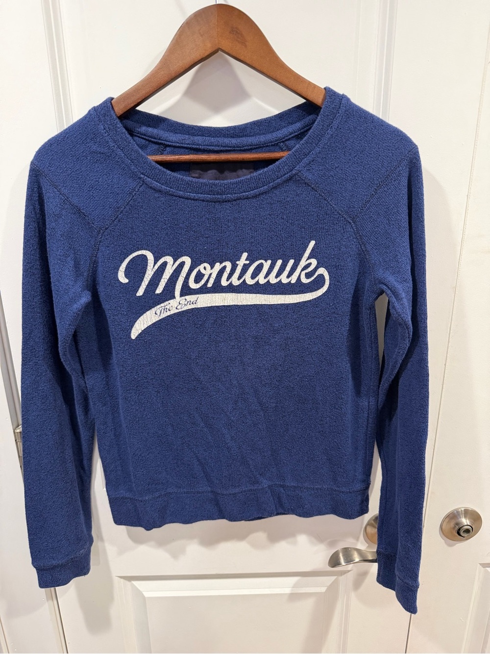 Montauk Navy Long-Sleeve Crew Sweatshirt Camp David Brand Size Small